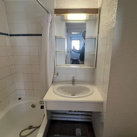 Al-2 - Inout - 5 Beds Flat