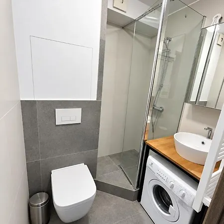 Al-208 - Inout - 4 Beds Flat *